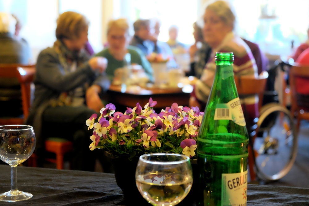 Der VorLeseClub ließ Blumen blühen (20.3.2018; Foto: Klare)