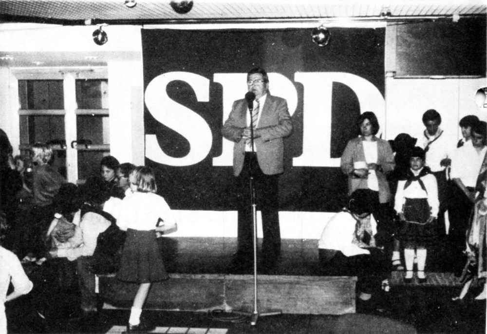 SPD-Oberbürgermeisterkandidat Heinz Lichtenfeld auf dem Europa-Fest der SPD Hiltrup (5.5.1984)