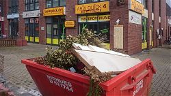 Hiltrup, Marktallee 78: Eher Mülldeponie als Flaniermeile (21.6.2018; Foto: Klare)