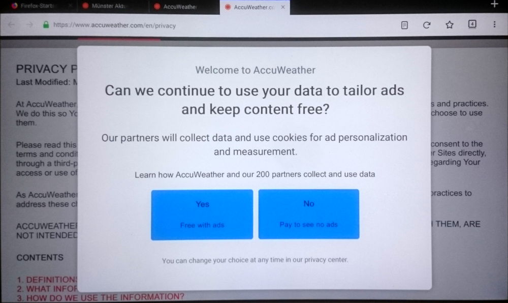 AccuWeather will den Nutzer auf Englisch nötigen, eine unbegrenzte Datenfreigabe zu erteilen (4.7.2018; Samsung-Tablet)