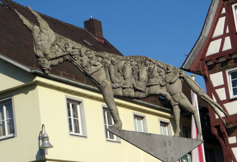 "Der Schatten des Esels" auf dem Biberacher Marktplatz (19.7.2018; Foto: Meyerbröker)